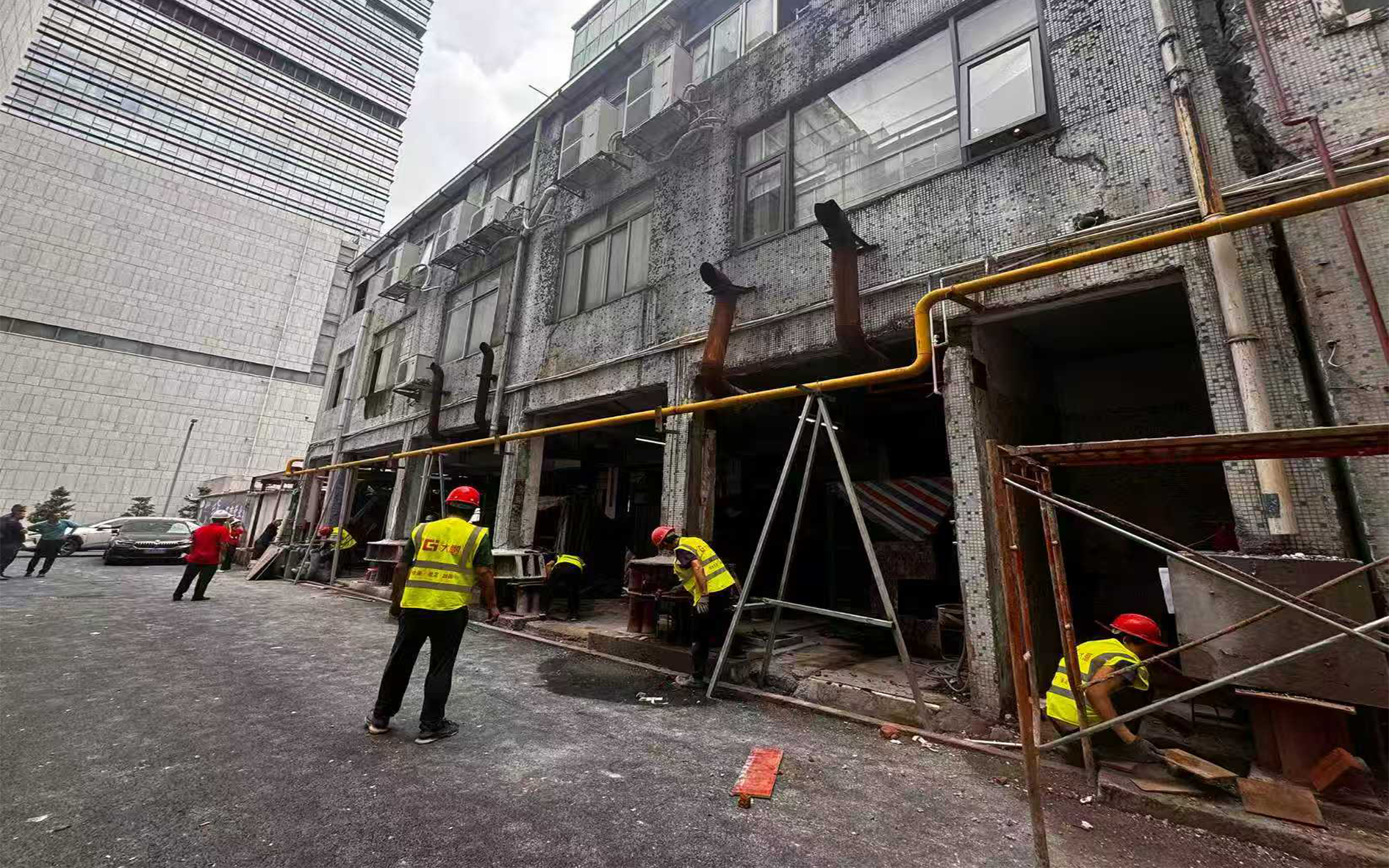 珠海市某酒店後側小樓基礎加固及糾偏工程