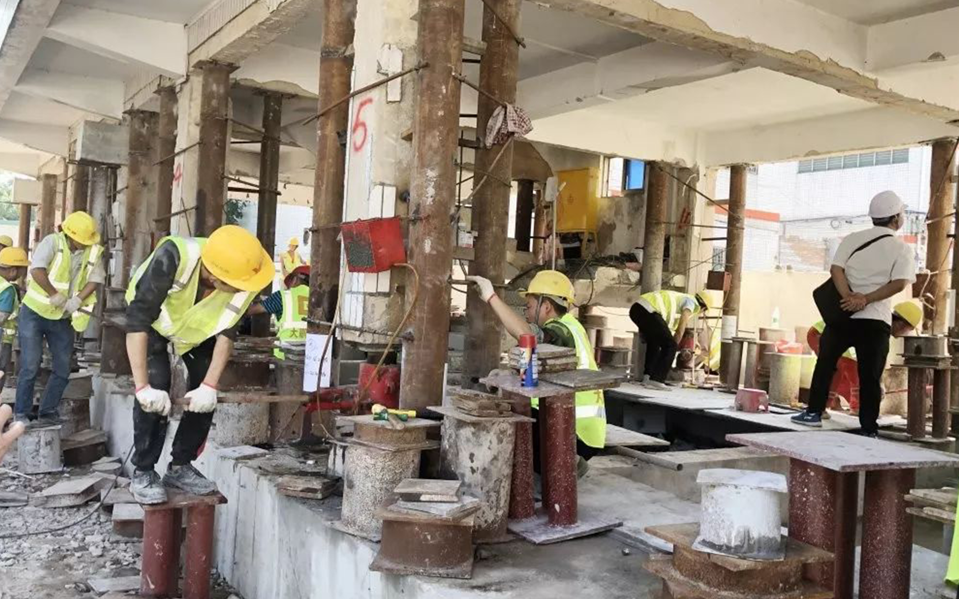 廣州市白雲區新科加油站頂升工程